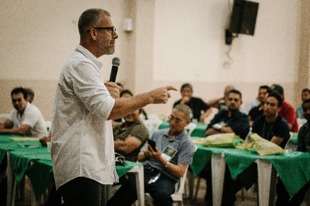 Registro da atuação da Erasmo Agro no campo